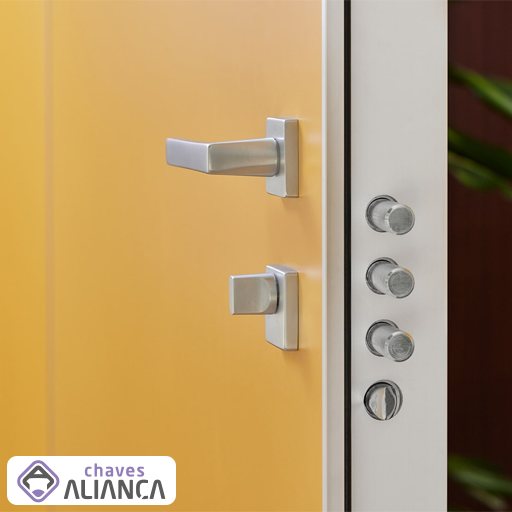 Trinco elétrico Cisa para portas de entrada